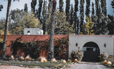 Casa en ALQUILER amoblada y equipada, en Chacras de Coria. Lujan de Cuyo.