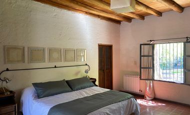 Casa en ALQUILER amoblada y equipada, en Chacras de Coria. Lujan de Cuyo.