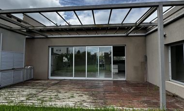 ALQUILER Casa en Fincas de Hudson
