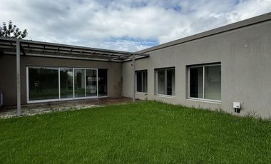 ALQUILER Casa en Fincas de Hudson