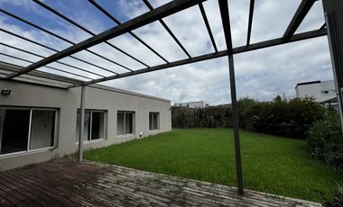 ALQUILER Casa en Fincas de Hudson