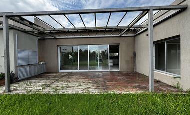 ALQUILER Casa en Fincas de Hudson