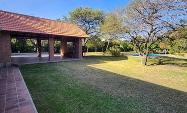 Casa de Una Planta 2119 m2 de terreno, 4 dormitorios Las Delicias