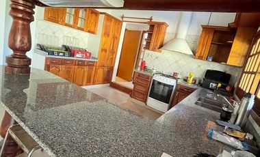 Casa de Una Planta 2119 m2 de terreno, 4 dormitorios Las Delicias