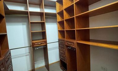 Casa de Una Planta 2119 m2 de terreno, 4 dormitorios Las Delicias