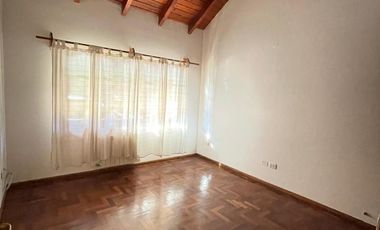 Casa de Una Planta 2119 m2 de terreno, 4 dormitorios Las Delicias