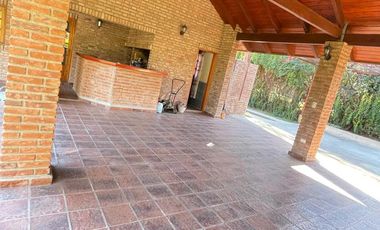 Casa de Una Planta 2119 m2 de terreno, 4 dormitorios Las Delicias