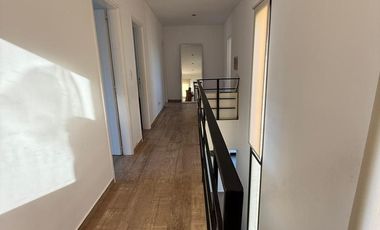 Casa 4 ambientes con pileta en alquiler - Guillermo E Hudson