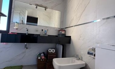 Casa 4 ambientes con pileta en alquiler - Guillermo E Hudson