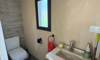 Casa 4 ambientes con pileta en alquiler - Guillermo E Hudson