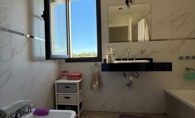 Casa 4 ambientes con pileta en alquiler - Guillermo E Hudson