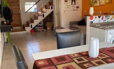 Casa tipo duplex en venta barrio Los Robles Monte Grande