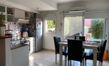 Casa tipo duplex en venta barrio Los Robles Monte Grande
