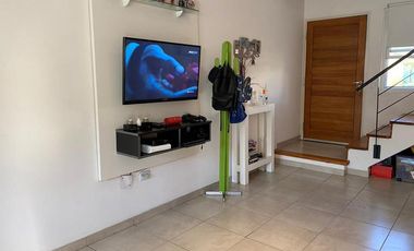Casa tipo duplex en venta barrio Los Robles Monte Grande