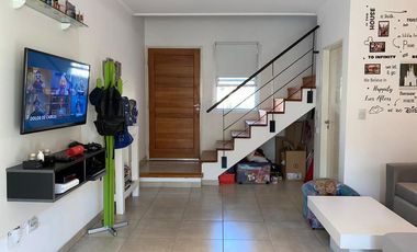 Casa tipo duplex en venta barrio Los Robles Monte Grande