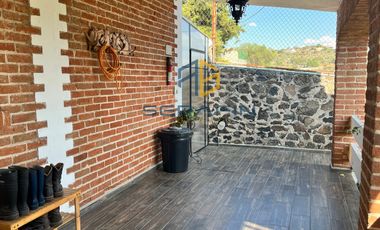 CASA DE CAMPO AMUEBLADA CON CABALLERIZAS EN  PRADERAS DEL POTRERO, HIDALGO