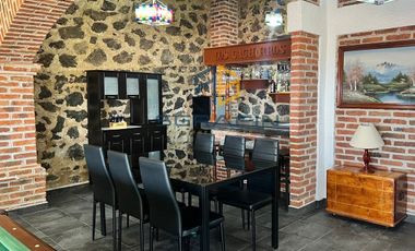 CASA DE CAMPO AMUEBLADA CON CABALLERIZAS EN  PRADERAS DEL POTRERO, HIDALGO