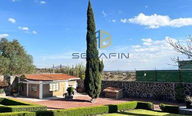 CASA DE CAMPO AMUEBLADA CON CABALLERIZAS EN  PRADERAS DEL POTRERO, HIDALGO