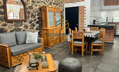 CASA DE CAMPO AMUEBLADA CON CABALLERIZAS EN  PRADERAS DEL POTRERO, HIDALGO