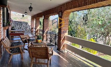 CASA DE CAMPO AMUEBLADA CON CABALLERIZAS EN  PRADERAS DEL POTRERO, HIDALGO