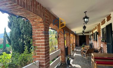 CASA DE CAMPO AMUEBLADA CON CABALLERIZAS EN  PRADERAS DEL POTRERO, HIDALGO