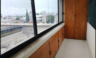Edificio en venta para oficinas a 1.5 Km de la Alameda Hidalgo, Qro.