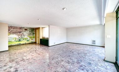 CASA EN CONDOMINIO SOBRE PASEO DE LA  REFORMA PARA REMODELAR