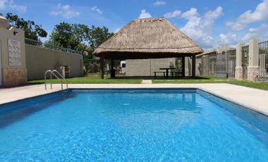 Casa en Playa del Carmen con jardín, estudio y 3 estacionamientos | $2.9 MDP
