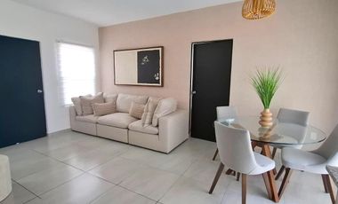 Casa en Playa del Carmen con jardín, estudio y 3 estacionamientos | $2.9 MDP