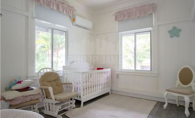 Venta de Casa | Dueño motivado | Ancon Zona de Balboa, Calle Gavilan.