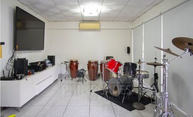 Venta de Casa | Dueño motivado | Ancon Zona de Balboa, Calle Gavilan.
