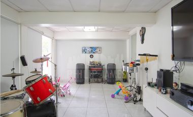 Venta de Casa | Dueño motivado | Ancon Zona de Balboa, Calle Gavilan.