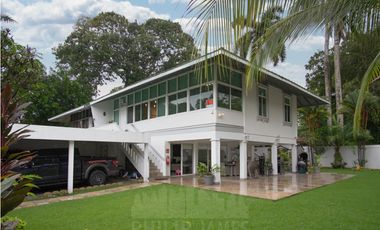 Venta de Casa | Dueño motivado | Ancon Zona de Balboa, Calle Gavilan.