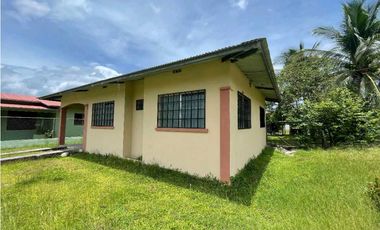 VENTA DE CASA EN DAVID 3 RECAMARAS CERCADA ATRAS