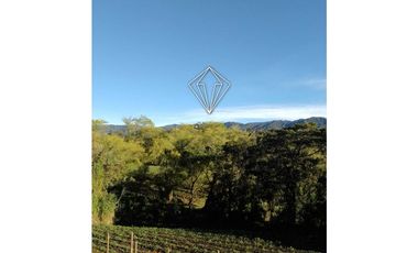 FINCA EN ARRIENDO EL CARMEN DE VIBORAL