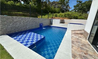 CASA EN VENTA CONJ. BRISAS DE RUITOQUE - ACAPULCO