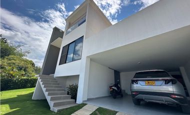 CASA EN VENTA CONJ. BRISAS DE RUITOQUE - ACAPULCO