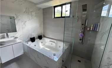 CASA EN VENTA CONJ. BRISAS DE RUITOQUE - ACAPULCO