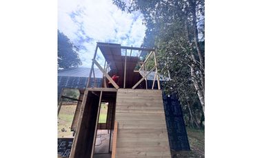 Vendo cabañas en madera en santa Elena con acceso vehicular