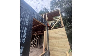 Vendo cabañas en madera en santa Elena con acceso vehicular