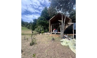 Vendo cabañas en madera en santa Elena con acceso vehicular