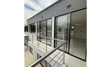 Finca nueva de lujo en venta en parcelación - Santa Elena El Cerrito