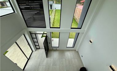 Finca nueva de lujo en venta en parcelación - Santa Elena El Cerrito