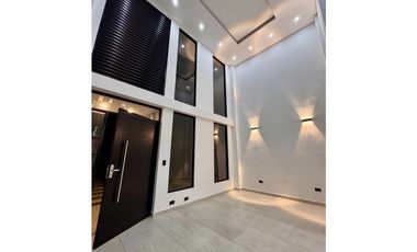 Finca nueva de lujo en venta en parcelación - Santa Elena El Cerrito