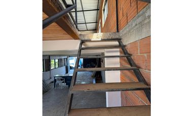 BODEGA EN ROBLEDO LA POLA