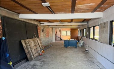 BODEGA EN ROBLEDO LA POLA