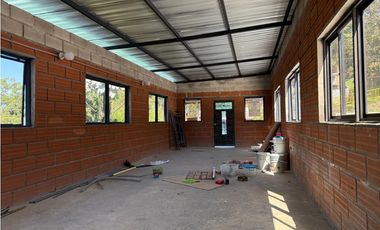 BODEGA EN ROBLEDO LA POLA