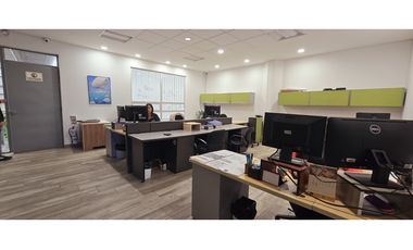 Venta de Excelente Bodega Industrial 225 KVA