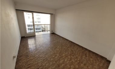 VENTA 2 AMB A LA CALLE.