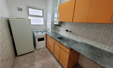 VENTA 2 AMB A LA CALLE.